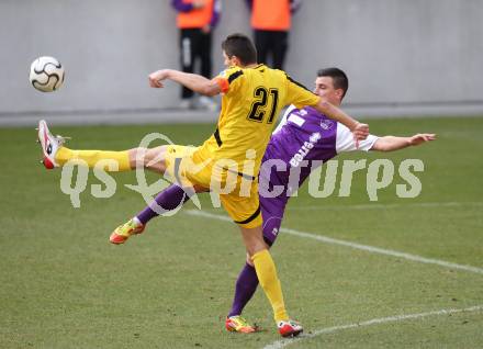 Fussball. Regionalliga.  SK Austria Klagenfurt gegen Pasching. Sandro Gotal,  (Klagenfurt), Davorin Kablar (Pasching). Klagenfurt, 11.3.2012. 
Foto: Kuess

---
pressefotos, pressefotografie, kuess, qs, qspictures, sport, bild, bilder, bilddatenbank