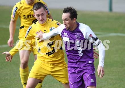 Fussball. Regionalliga.  SK Austria Klagenfurt gegen Pasching. Matthias Dollinger, (Klagenfurt),  Kevin Hinterberger (Pasching). Klagenfurt, 11.3.2012. 
Foto: Kuess

---
pressefotos, pressefotografie, kuess, qs, qspictures, sport, bild, bilder, bilddatenbank