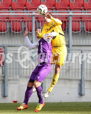 Fussball Regionalliga. SK Austria Klagenfurt gegen Pasching. Sandro Gotal (Austria), Marco Perchtold (Pasching). Klagenfurt, am 11.3.2012.
Foto: Kuess
---
pressefotos, pressefotografie, kuess, qs, qspictures, sport, bild, bilder, bilddatenbank