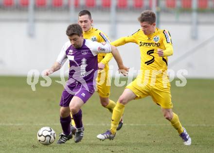 Fussball. Regionalliga.  SK Austria Klagenfurt gegen Pasching. Christian Sablatnig, (Klagenfurt), Matthias Oettl (Pasching). Klagenfurt, 11.3.2012. 
Foto: Kuess

---
pressefotos, pressefotografie, kuess, qs, qspictures, sport, bild, bilder, bilddatenbank