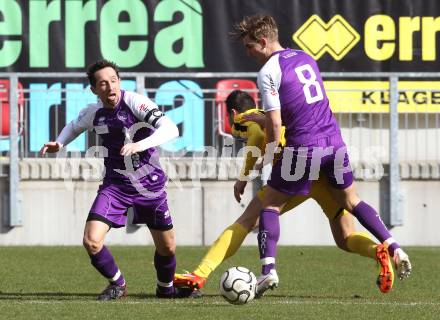 Fussball Regionalliga. SK Austria Klagenfurt gegen Pasching. Matthias Dollinger, Peter Pucker (Austria), Lukas Katnik (Pasching). Klagenfurt, am 11.3.2012.
Foto: Kuess
---
pressefotos, pressefotografie, kuess, qs, qspictures, sport, bild, bilder, bilddatenbank