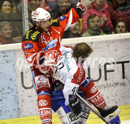 EBEL. Eishockey Bundesliga. KAC gegen KHL Medvescak Zagreb. Rodeo. Stephan Geier (KAC), Kenneth Macaulay (Zagreb). Klagenfurt, am 13.3.2012.
Foto: Kuess

---
pressefotos, pressefotografie, kuess, qs, qspictures, sport, bild, bilder, bilddatenbank