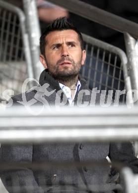 Fussball. Erste Liga.  WAC/St. Andrae gegen SC Austria Lustenau. Trainer Nenad Bjelica auf der Tribuene. Wolfsberg, 16.3.2012. 
Foto: Kuess

---
pressefotos, pressefotografie, kuess, qs, qspictures, sport, bild, bilder, bilddatenbank