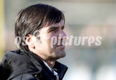 Fussball Regionalliga. SAK gegen St. Florian. Trainer Wahlmueller Wilhelm (St. Florian). Klagenfurt, am 10.3.2012.
Foto: Kuess
---
pressefotos, pressefotografie, kuess, qs, qspictures, sport, bild, bilder, bilddatenbank