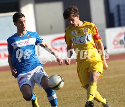 Fussball Regionalliga. VSV gegen KSV Kapfenberg Amateure. Denis Curic (VSV), Manfred Gollner (KSV). Villach, am 17.3.2012.
Foto: Kuess
---
pressefotos, pressefotografie, kuess, qs, qspictures, sport, bild, bilder, bilddatenbank