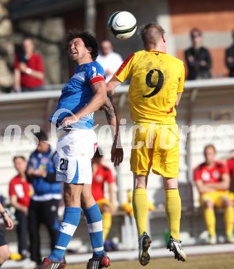 Fussball Regionalliga. VSV gegen KSV Kapfenberg Amateure. Michael Kirisits (VSV), Lukas Stadler (KSV). Villach, am 17.3.2012.
Foto: Kuess
---
pressefotos, pressefotografie, kuess, qs, qspictures, sport, bild, bilder, bilddatenbank