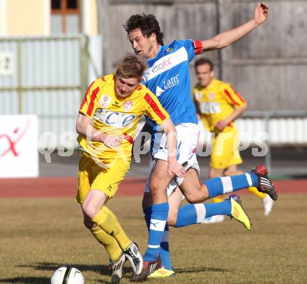 Fussball Regionalliga. VSV gegen KSV Kapfenberg Amateure. Michael Kirisits (VSV), Lukas Stadler (KSV). Villach, am 17.3.2012.
Foto: Kuess
---
pressefotos, pressefotografie, kuess, qs, qspictures, sport, bild, bilder, bilddatenbank