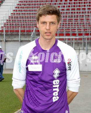 Fussball. Regionalliga.  SK Austria Klagenfurt gegen Pasching. Bernd Schierhuber (Klagenfurt). Klagenfurt, 11.3.2012. 
Foto: Kuess

---
pressefotos, pressefotografie, kuess, qs, qspictures, sport, bild, bilder, bilddatenbank