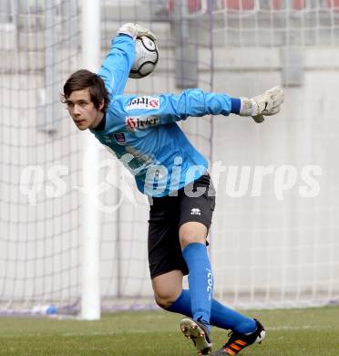 Fussball. Regionalliga.  SK Austria Klagenfurt gegen Pasching. Florian Heindl (Klagenfurt). Klagenfurt, 11.3.2012. 
Foto: Kuess

---
pressefotos, pressefotografie, kuess, qs, qspictures, sport, bild, bilder, bilddatenbank