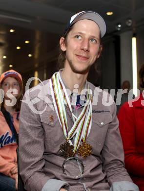 Schi Nordisch. Schispringen. Ehrung von Martin Koch durch die Stadt Villach. Martin Koch. Villach, am 23.3.2012.
Foto: Kuess

---
pressefotos, pressefotografie, kuess, qs, qspictures, sport, bild, bilder, bilddatenbank