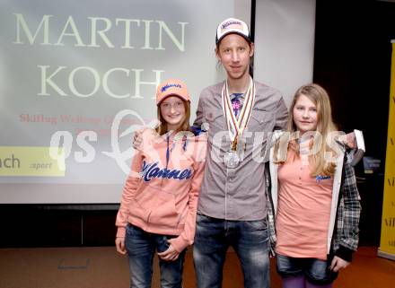 Schi Nordisch. Schispringen. Ehrung von Martin Koch durch die Stadt Villach. Martin Koch, Fans. Villach, am 23.3.2012.
Foto: Kuess

---
pressefotos, pressefotografie, kuess, qs, qspictures, sport, bild, bilder, bilddatenbank