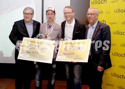 Schi Nordisch. Schispringen. Ehrung von Martin Koch durch die Stadt Villach. Buergermeister Helmut Manzenreiter, Martin Koch, Joerg Moser (SV Villach), Stadtrat Josef Zauchner. Villach, am 23.3.2012.
Foto: Kuess

---
pressefotos, pressefotografie, kuess, qs, qspictures, sport, bild, bilder, bilddatenbank