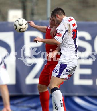 Fussball Regionalliga. SAK gegen Leoben. Murat Veliu,  (SAK), Adam Fekete  (Leoben). Klagenfurt, 24.3.2012.
Foto: Kuess
---
pressefotos, pressefotografie, kuess, qs, qspictures, sport, bild, bilder, bilddatenbank