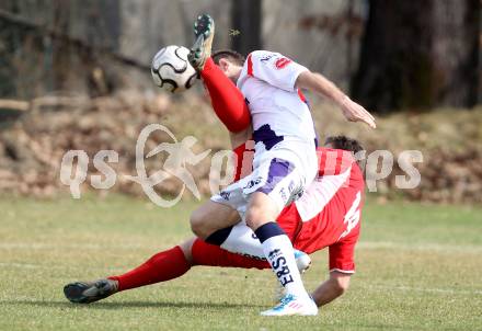 Fussball Regionalliga. SAK gegen Leoben. Floian Oberrisser (SAK),  Adam Fekete (Leoben). Klagenfurt, 24.3.2012.
Foto: Kuess
---
pressefotos, pressefotografie, kuess, qs, qspictures, sport, bild, bilder, bilddatenbank