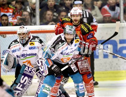 EBEL. Eishockey Bundesliga. KAC gegen EHC LIWEST Black Wings Linz. Tyler Spurgeon,  (KAC), Alex westlund, Adrian Weideman (Linz). Klagenfurt, am 25.3.2012.
Foto: Kuess

---
pressefotos, pressefotografie, kuess, qs, qspictures, sport, bild, bilder, bilddatenbank