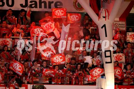 EBEL. Eishockey Bundesliga. KAC gegen EHC LIWEST Black Wings Linz. KAC Fans, Stiege 19. Klagenfurt, am 25.3.2012.
Foto: Kuess

---
pressefotos, pressefotografie, kuess, qs, qspictures, sport, bild, bilder, bilddatenbank