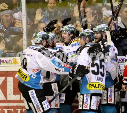 EBEL. Eishockey Bundesliga. KAC gegen EHC LIWEST Black Wings Linz. Torjubel (Linz). Klagenfurt, am 25.3.2012.
Foto: Kuess

---
pressefotos, pressefotografie, kuess, qs, qspictures, sport, bild, bilder, bilddatenbank