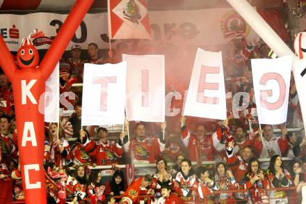 EBEL. Eishockey Bundesliga. KAC gegen EHC LIWEST Black Wings Linz. KAC Fanclub Stiege 19 Jubel. Klagenfurt, am 25.3.2012.
Foto: Kuess

---
pressefotos, pressefotografie, kuess, qs, qspictures, sport, bild, bilder, bilddatenbank