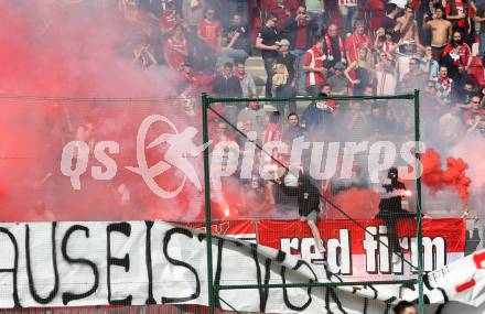 Fussball Regionalliga. SK Austria Klagenfurt gegen GAK. Fans GAK. Klagenfurt, 25.3.2012
Foto: Kuess

---
pressefotos, pressefotografie, kuess, qs, qspictures, sport, bild, bilder, bilddatenbank