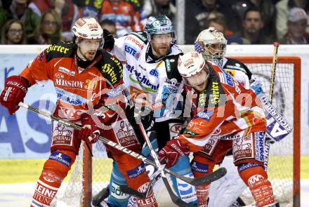 EBEL. Eishockey Bundesliga. KAC gegen EHC LIWEST Black Wings Linz. Christoph Brandner, Tyler Spurgeon, (KAC), Jan-Axel Alavaara  (Linz). Klagenfurt, am 25.3.2012.
Foto: Kuess

---
pressefotos, pressefotografie, kuess, qs, qspictures, sport, bild, bilder, bilddatenbank