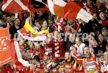 EBEL. Eishockey Bundesliga. KAC gegen EHC LIWEST Black Wings Linz. Fans. Klagenfurt, am 25.3.2012.
Foto: Kuess

---
pressefotos, pressefotografie, kuess, qs, qspictures, sport, bild, bilder, bilddatenbank