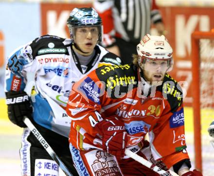 EBEL. Eishockey Bundesliga. KAC gegen EHC LIWEST Black Wings Linz. Markus Pirmann,  (KAC), Robert Lukas (Linz). Klagenfurt, am 25.3.2012.
Foto: Kuess

---
pressefotos, pressefotografie, kuess, qs, qspictures, sport, bild, bilder, bilddatenbank