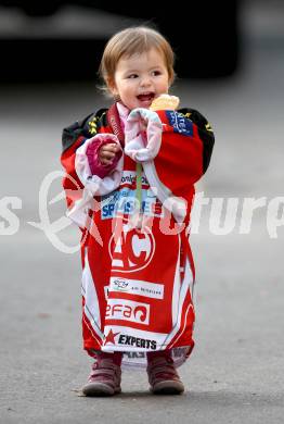 EBEL. Eishockey Bundesliga. KAC gegen EHC LIWEST Black Wings Linz. KAC Fan Emmilie. Klagenfurt, am 25.3.2012.
Foto: Kuess

---
pressefotos, pressefotografie, kuess, qs, qspictures, sport, bild, bilder, bilddatenbank