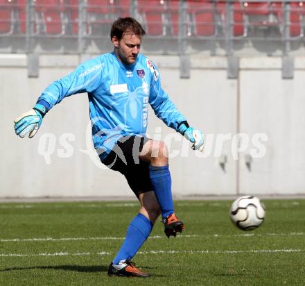 Fussball Regionalliga. SK Austria Klagenfurt gegen GAK. Alexander Schenk (Austira Klagenfurt). Klagenfurt, 25.3.2012
Foto: Kuess

---
pressefotos, pressefotografie, kuess, qs, qspictures, sport, bild, bilder, bilddatenbank