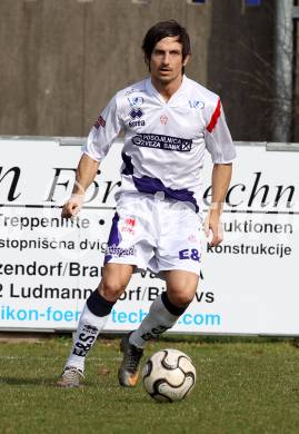 Fussball Regionalliga. SAK gegen Leoben. Thomas Riedl (SAK). Klagenfurt, 24.3.2012.
Foto: Kuess
---
pressefotos, pressefotografie, kuess, qs, qspictures, sport, bild, bilder, bilddatenbank