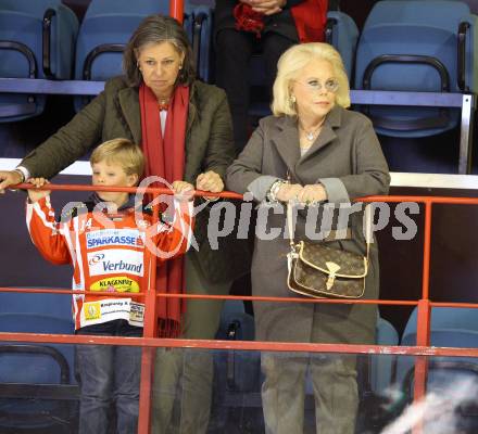 EBEL. Eishockey Bundesliga. KAC gegen EHC LIWEST Black Wings Linz. Heidi Horten. Klagenfurt, am 25.3.2012.
Foto: Kuess

---
pressefotos, pressefotografie, kuess, qs, qspictures, sport, bild, bilder, bilddatenbank