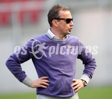 Fussball Regionalliga. SK Austria Klagenfurt gegen GAK. Trainer Dietmar Thuller (Austira Klagenfurt). Klagenfurt, 25.3.2012
Foto: Kuess

---
pressefotos, pressefotografie, kuess, qs, qspictures, sport, bild, bilder, bilddatenbank