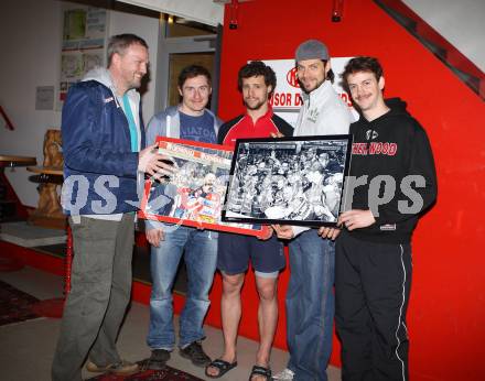 Eishockey. KAC. Dieter Graf-Neureiter (Mentaltrainer), Schuller David, Reichel Johannes, Brandner Christoph, Schellander Paul. Klagenfurt, 19.3.2012.
Foto: kuess
---
pressefotos, pressefotografie, kuess, qs, qspictures, sport, bild, bilder, bilddatenbank