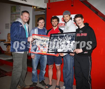 Eishockey. KAC. Dieter Graf-Neureiter (Mentaltrainer), Schuller David, Reichel Johannes, Brandner Christoph, Schellander Paul. Klagenfurt, 19.3.2012.
Foto: kuess
---
pressefotos, pressefotografie, kuess, qs, qspictures, sport, bild, bilder, bilddatenbank