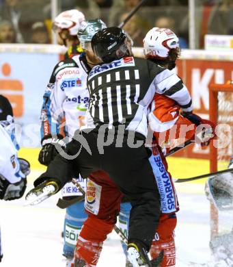 EBEL. Eishockey Bundesliga. KAC gegen EHC LIWEST Black Wings Linz. John Lammers, Schiedsrichter (KAC). Klagenfurt, am 29.3.2012.
Foto: Kuess

---
pressefotos, pressefotografie, kuess, qs, qspictures, sport, bild, bilder, bilddatenbank