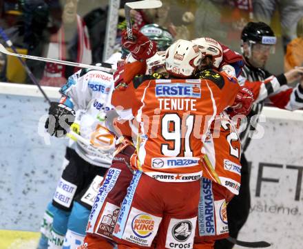 EBEL. Eishockey Bundesliga. KAC gegen EHC LIWEST Black Wings Linz. Torjubel KAC. Klagenfurt, am 29.3.2012.
Foto: Kuess

---
pressefotos, pressefotografie, kuess, qs, qspictures, sport, bild, bilder, bilddatenbank