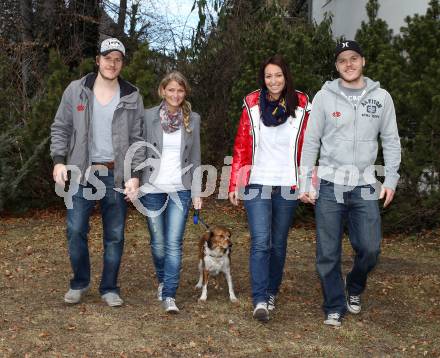 Eishockey. KAC. Geier Manuel mit Freundin Miriam und Geier Stephan mit Freundin Verena. Klagenfurt, 12.3.2012.
Foto: Kuess
---
pressefotos, pressefotografie, kuess, qs, qspictures, sport, bild, bilder, bilddatenbank