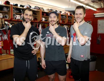 EBEL. Eishockey Bundesliga. KAC. Andy Chiodo, Dieter Kalt, Stephan Geier. Klagenfurt, 21.3.2012.
Foto: Kuess
---
pressefotos, pressefotografie, kuess, qs, qspictures, sport, bild, bilder, bilddatenbank