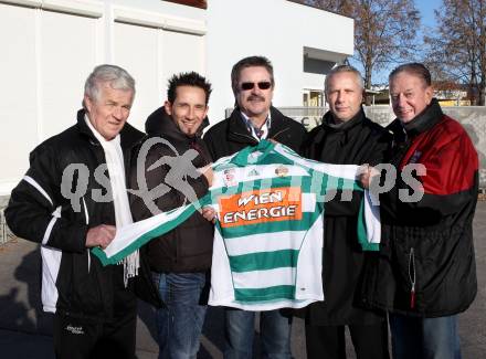 Fussball. Kaerntner  Ex-Fussballer bei Rapid Wien. Alois Jagodic, Matthias Dollinger, Kurt Widmann, Peter Hrstic,  Walter Ludescher, . Klagenfurt, am 16.1.2012.
Foto: Kuess
---
pressefotos, pressefotografie, kuess, qs, qspictures, sport, bild, bilder, bilddatenbank