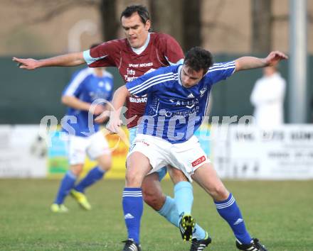 Fussball. Regionalliga. Treibach gegen Feldkirchen SV. Marco Pegrin (Treibach), Robert Micheu (Feldkirchen). Treibach, 30.3.2012.
Foto: Kuess
---
pressefotos, pressefotografie, kuess, qs, qspictures, sport, bild, bilder, bilddatenbank