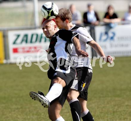 Fussball Kaerntner Liga. Bleiburg gegen Spittal/Drau. Patrick Oswaldi (Bleiburg), Senad Tiganj (Spittal). Bleiburg, am 31.3.2012.
Foto: Kuess
---
pressefotos, pressefotografie, kuess, qs, qspictures, sport, bild, bilder, bilddatenbank