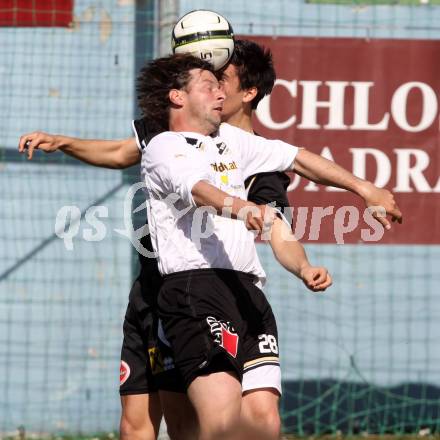 Fussball Kaerntner Liga. Bleiburg gegen Spittal/Drau. Roland Kollmann, (Bleiburg), Rafael Graf (Spittal). Bleiburg, am 31.3.2012.
Foto: Kuess
---
pressefotos, pressefotografie, kuess, qs, qspictures, sport, bild, bilder, bilddatenbank