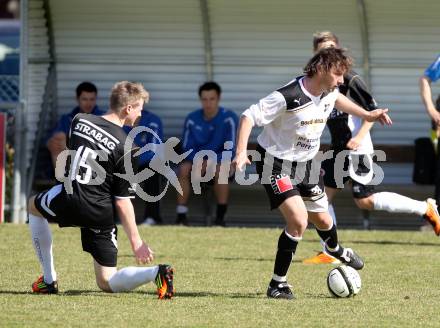 Fussball Kaerntner Liga. Bleiburg gegen Spittal/Drau. Roland Kollmann,  (Bleiburg), Peter Rainer (Spittal). Bleiburg, am 31.3.2012.
Foto: Kuess
---
pressefotos, pressefotografie, kuess, qs, qspictures, sport, bild, bilder, bilddatenbank