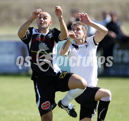 Fussball Kaerntner Liga. Bleiburg gegen Spittal/Drau. Patrick Oswaldi (Bleiburg), Senad Tiganj (Spittal). Bleiburg, am 31.3.2012.
Foto: Kuess
---
pressefotos, pressefotografie, kuess, qs, qspictures, sport, bild, bilder, bilddatenbank