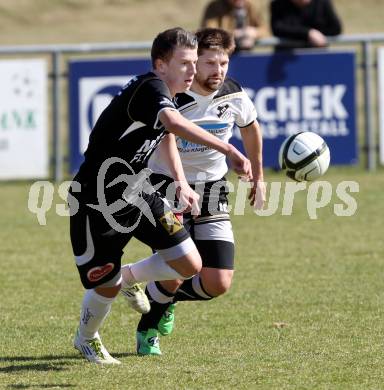 Fussball Kaerntner Liga. Bleiburg gegen Spittal/Drau. Johannes Skorjanz, (Bleiburg), Halid Hasanovic (Spittal). Bleiburg, am 31.3.2012.
Foto: Kuess
---
pressefotos, pressefotografie, kuess, qs, qspictures, sport, bild, bilder, bilddatenbank