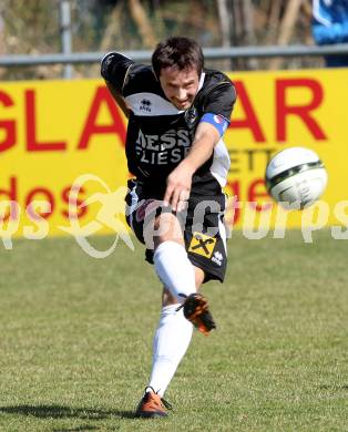 Fussball Kaerntner Liga. Bleiburg gegen Spittal/Drau. Pichorner Juergen Gerhard (Spittal). Bleiburg, am 31.3.2012.
Foto: Kuess
---
pressefotos, pressefotografie, kuess, qs, qspictures, sport, bild, bilder, bilddatenbank