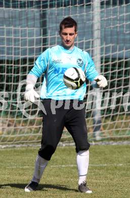 Fussball Kaerntner Liga. Bleiburg gegen Spittal/Drau. Huber Daniel (Spittal). Bleiburg, am 31.3.2012.
Foto: Kuess
---
pressefotos, pressefotografie, kuess, qs, qspictures, sport, bild, bilder, bilddatenbank