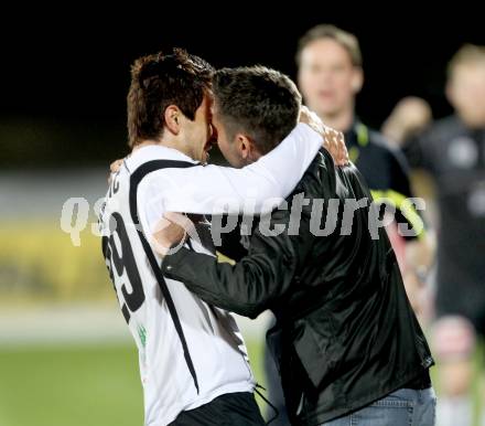 Fussball. Erste Liga.  WAC/St. Andrae gegen SKN St. Poelten. Torjubel Mihret Topcagic, Trainer Nenad Bjelica (WAC). Wolfsberg, 2.4.2012. 
Foto: Kuess

---
pressefotos, pressefotografie, kuess, qs, qspictures, sport, bild, bilder, bilddatenbank