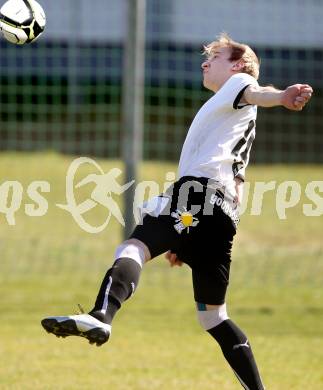 Fussball Kaerntner Liga. Bleiburg gegen Spittal/Drau. Klatzer Stefan (Bleiburg). Bleiburg, am 31.3.2012.
Foto: Kuess
---
pressefotos, pressefotografie, kuess, qs, qspictures, sport, bild, bilder, bilddatenbank