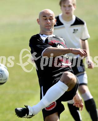 Fussball Kaerntner Liga. Bleiburg gegen Spittal/Drau. Tiganj Senad (Spittal). Bleiburg, am 31.3.2012.
Foto: Kuess
---
pressefotos, pressefotografie, kuess, qs, qspictures, sport, bild, bilder, bilddatenbank