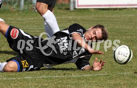 Fussball Kaerntner Liga. Bleiburg gegen Spittal/Drau. Moser Nico  (Spittal). Bleiburg, am 31.3.2012.
Foto: Kuess
---
pressefotos, pressefotografie, kuess, qs, qspictures, sport, bild, bilder, bilddatenbank